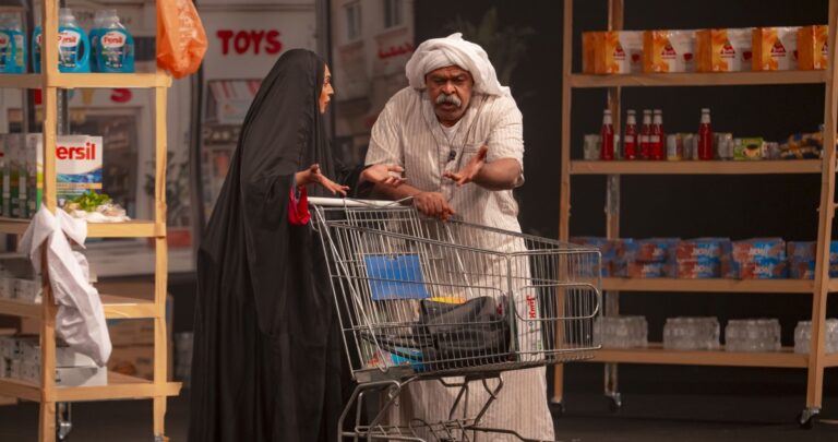 مسرحية-'الباب-يوسع-جمل'.-كوميديا-اجتماعية-بتكنيك-قديم