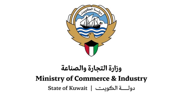 'التجارة':-ضبط-1000-قطعة-مقلدة-من-الماركات-العالمية-في-'حولي'