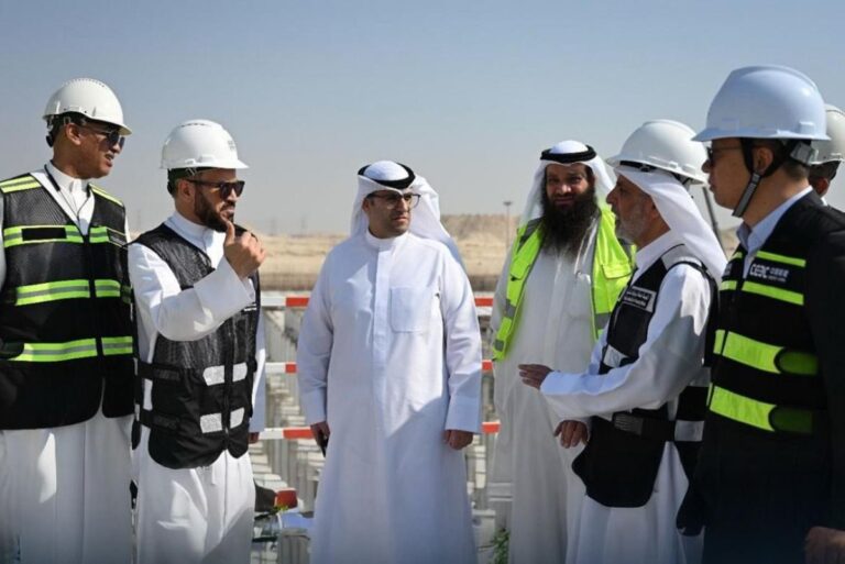 وزير-الإسكان-يتفقد-مشروع-مدينة-جنوب-سعد-العبدالله:-تذليل-أي-صعوبات-تواجه-فرق-التنفيذ