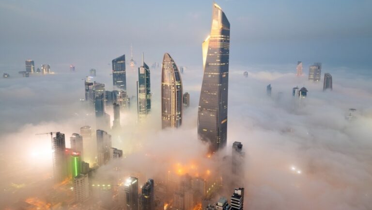 ضباب-مساء-اليوم-وانخفاض-الرؤية-غداً-إلى-أقل-من-ألف-متر