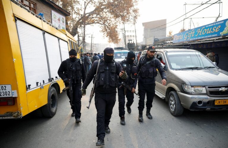 9-قتلى-و27-مصاباً-بانفجار-داخل-مركز-شرطة-في-كشمير-الهندية