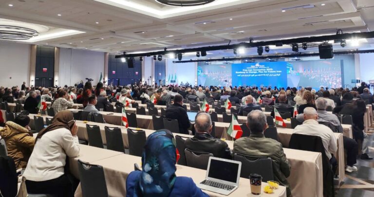 'إيران-الحرة'-يدعو-إلى-جمهورية-علمانية-خالية-من-الأسلحة-النووية