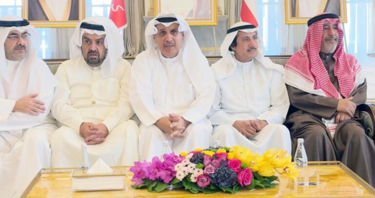 ديوان-دار-جابر-يستقبل-سمو-ولي-العهد-وشيوخاً-ومواطنين