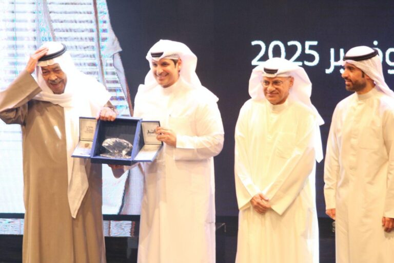 'صيد-ثعالة'-يفوز-بنصيب-الأسد-من-جوائز-'أيام-المسرح-للشباب-16'