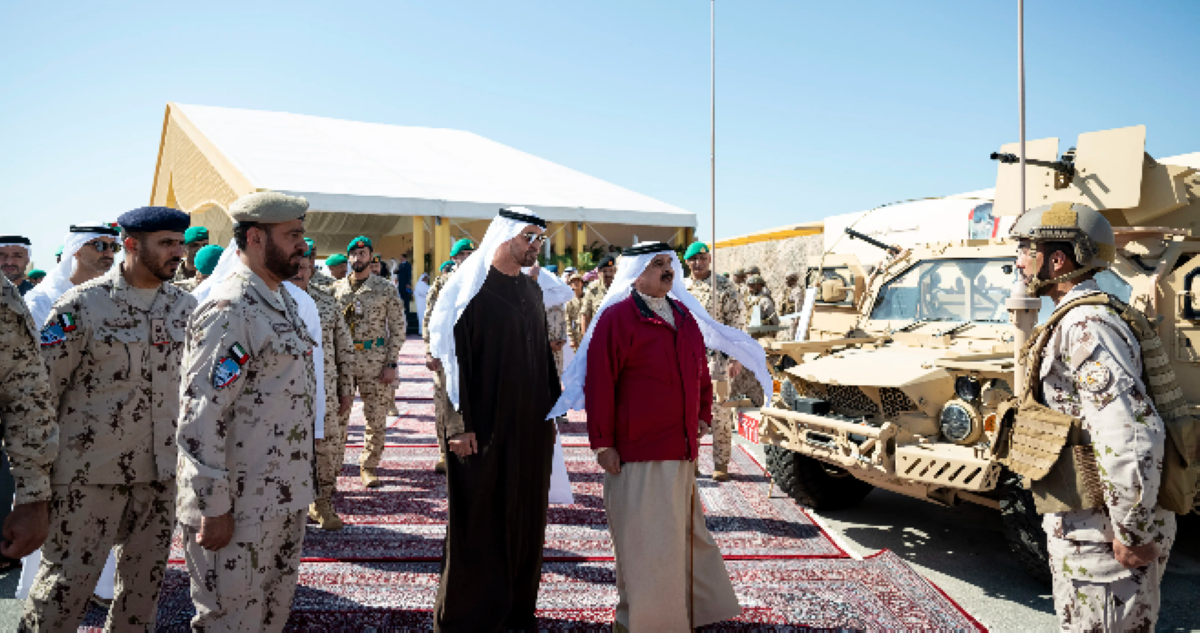 ملك-البحرين-ورئيس-الإمارات-يشهدان-التمرين-العسكري-المشترك-'ربدان-شويمان'