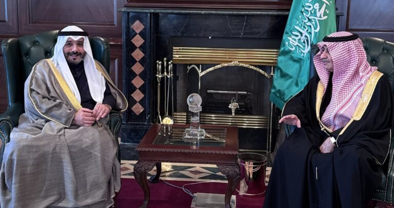 سفيرنا-لدى-السعودية-وأمير-تبوك-يستعرضان-العلاقات-الثنائية