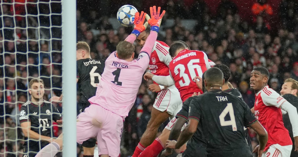 فوز-'نادر'-للمدفعجية…-وأيندهوفن-يعمّق-جراح-ليفربول