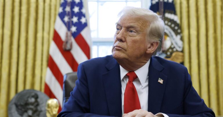 ترامب-يعلن-إلغاء-جميع-الوثائق-الموقعة-بـ'القلم-الآلي'-خلال-عهد-بايدن