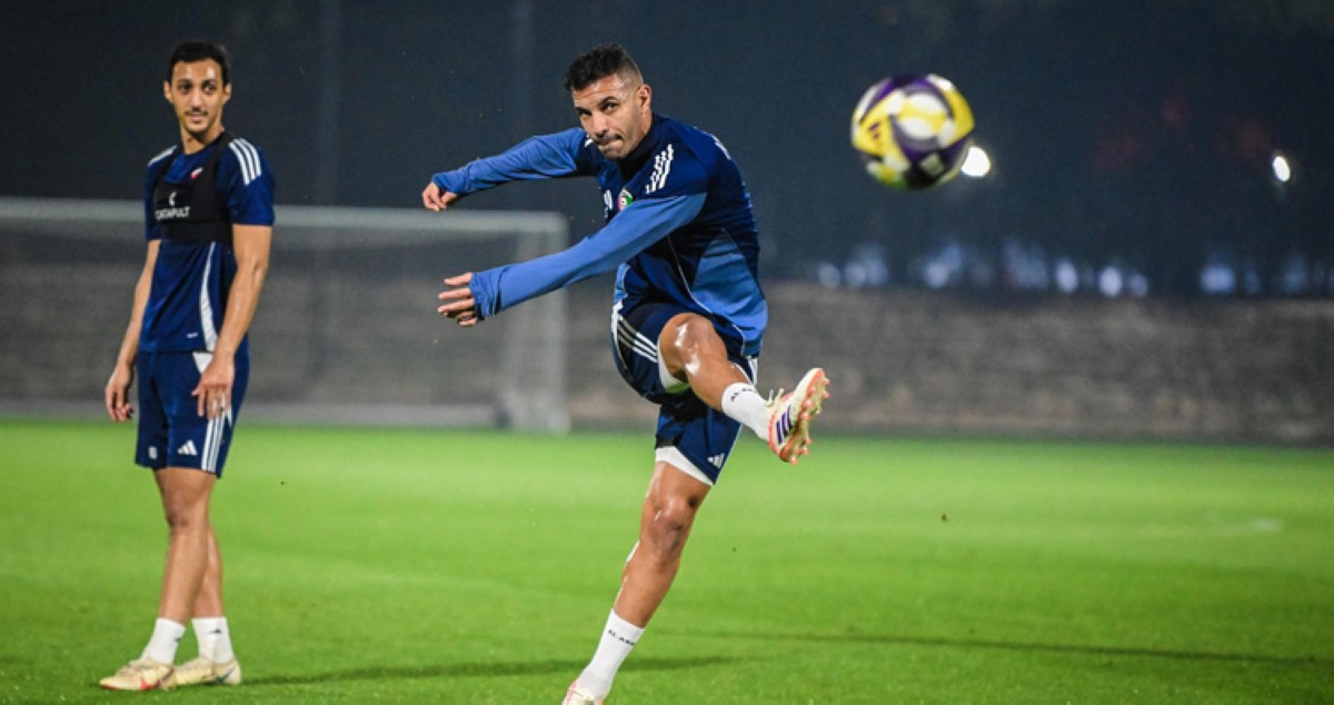 'الأزرق'-ومصر…-ركلة-البداية