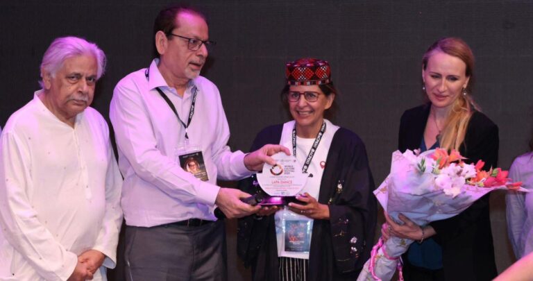 'حيث-تموت-الكلمات'-رسالة-عميقة-في-'مهرجان-الثقافة-العالمي-2-'