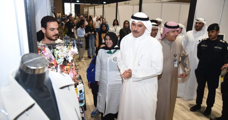 محافظ-الأحمدي:-المشروعات-الصغيرة-تسهم-في-دعم-الاقتصاد-الكويتي