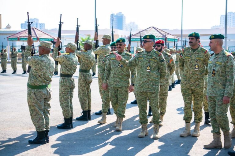 وكيل-الحرس-الوطني-يتفقد-دورات-معسكر-الصمود:-مواكبة-أحدث-أساليب-التعليم-العسكري