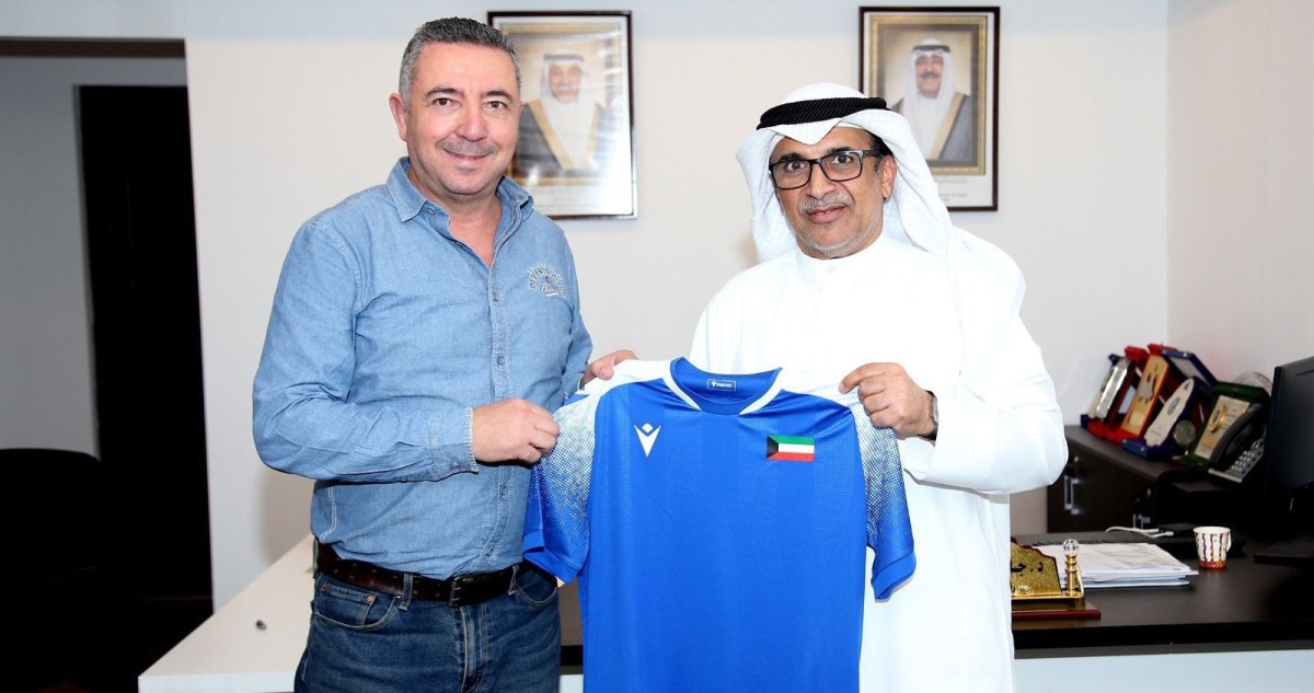 'الطائرة'-يوقع-مع-المدرب-بن-الشيخ