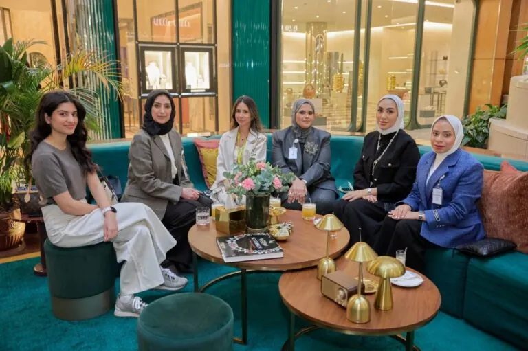 البنك-الأهلي-الكويتي-يجتمع-بعميلاته-في-دار-بوشرون-للمجوهرات