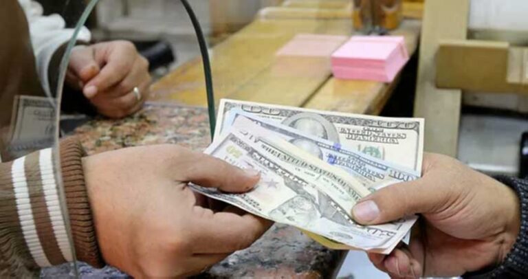 4-مليارات-دولار-تحويلات-السوريين-منذ-سقوط-النظام