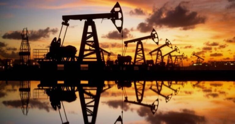النفط-يستقر-وسط-ترقب-لتطورات-محادثات-السلام-بين-روسيا-وأوكرانيا