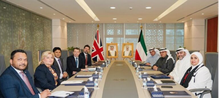 المخيزيم-يبحث-مع-المفوض-التجاري-البريطاني-تعزيز-التعاون-الاقتصادي