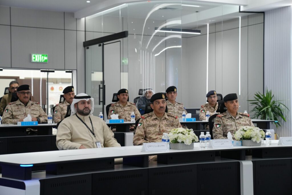 رئيس-الأركان-يرعى-الافتتاح-التجريبي-لـ'تواصل'