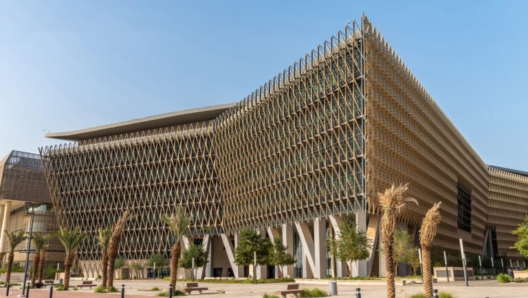 ‏جامعتا 'الكويت' و'عبدالله السالم': تحويل الدراسة إلى 'عن بُعد' غداً
