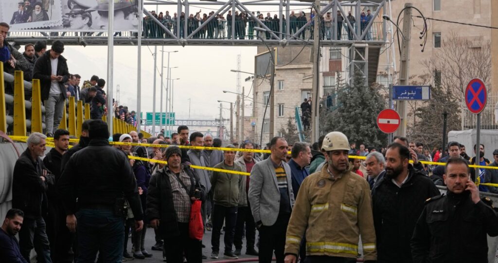 ترامب:-المحادثات-مستمرة-مع-إيران-و'العواقب-وخيمة'-حال-فشلها