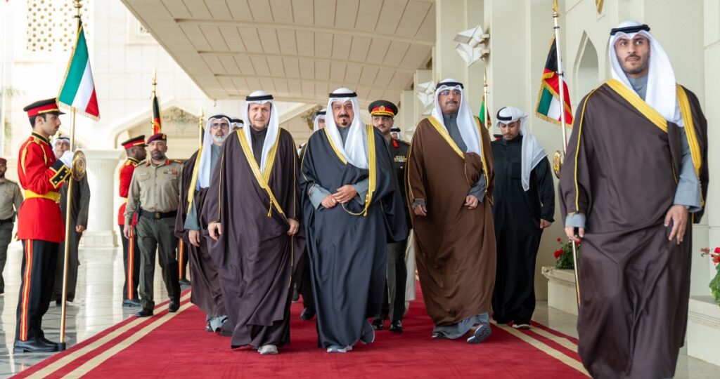 رئيس-الوزراء:-تسوية-النزاعات-بالحوار-والطرق-السلمية