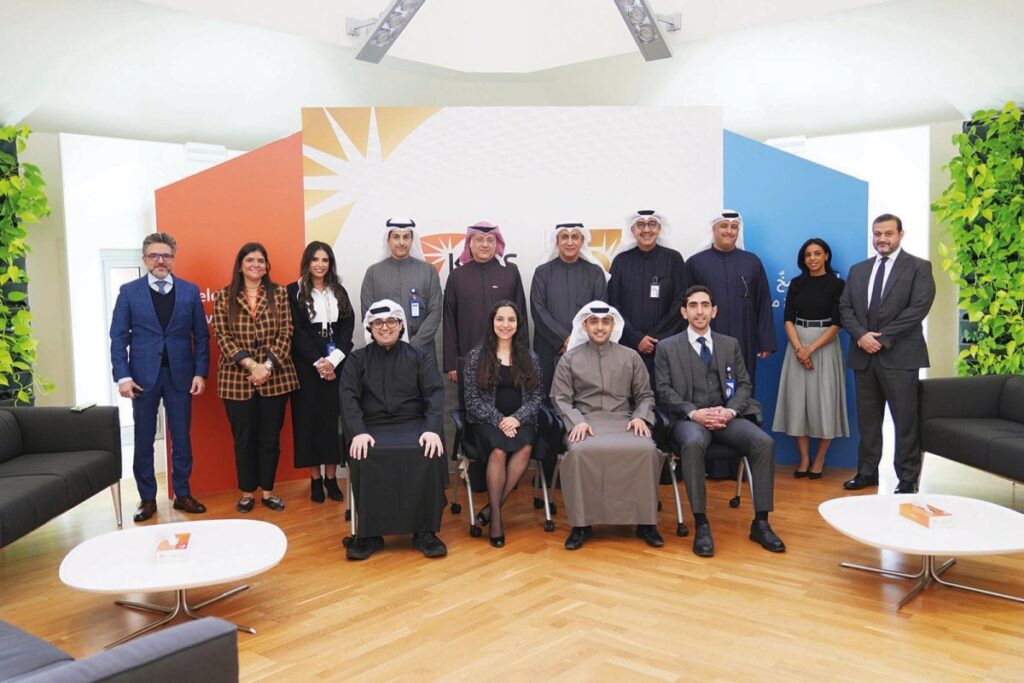 فريق-بنك-الكويت-الوطني-يختتم-مشاركته-في-برنامج-تحدي-الابتكار
