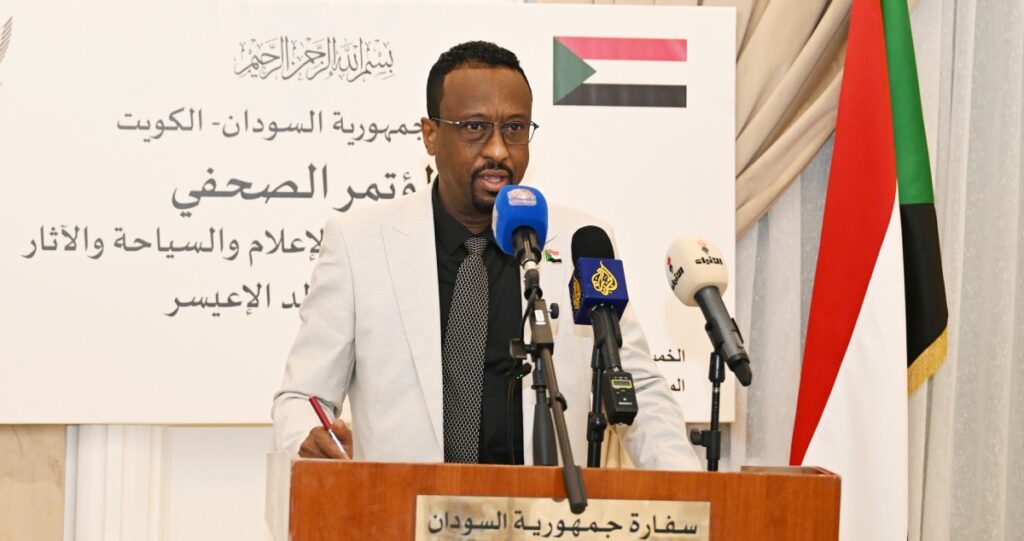 وزير-الإعلام-السوداني:-الكويت-أغاثت-شعبنا-بـ3-سفن-و36-رحلة-جوية