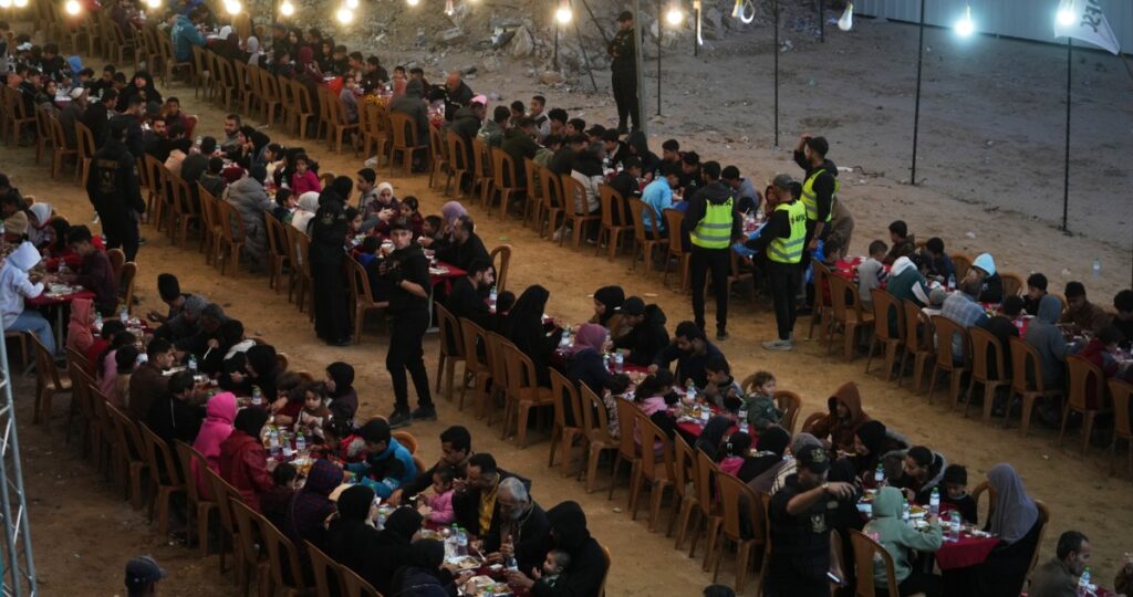 الكويت-والإمارات-تقدمان-1.2-مليار-دولار-للإعمار-والإغاثة-في-غزة