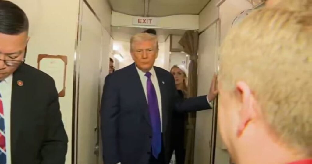 ترامب:-أوباما-أخطأ-بكشفه-معلومات-سرية-عن-الكائنات-الفضائية…-وأمرت-بنشر-كل-الملفات-المتعلقة-بها