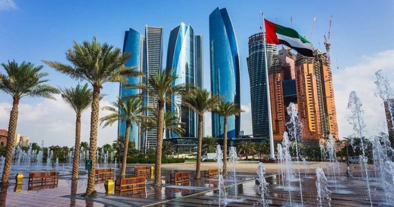 الإمارات: حريق في مجمع صناعي بأبوظبي جراء استهداف بمسيّرات إيرانية… ولا إصابات