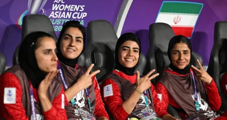 تاج: احتجزوا لاعبات إيران كرهائن للانشقاق عن المنتخب