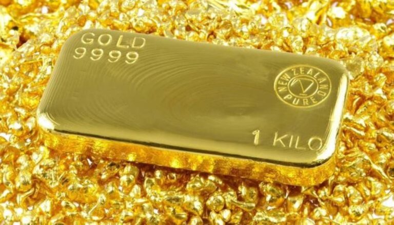 الذهب يتراجع مع صعود الدولار وتجدد مخاوف التضخم