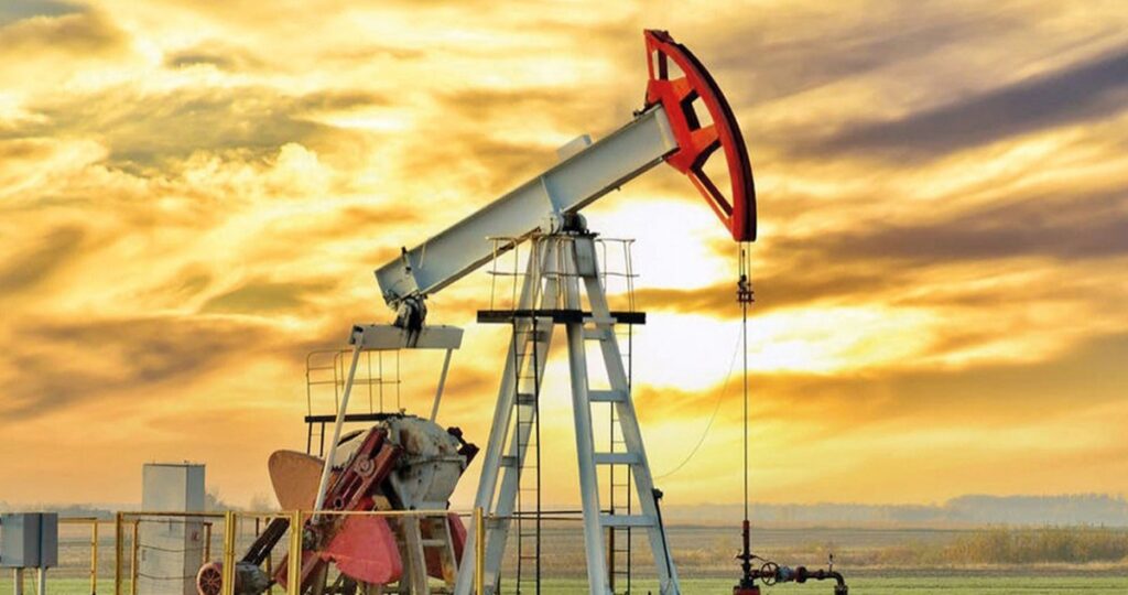 النفط-يرتفع-لليوم-الرابع…-وبرنت-يتجه-لأكبر-مكاسب-شهرية-في-تاريخه