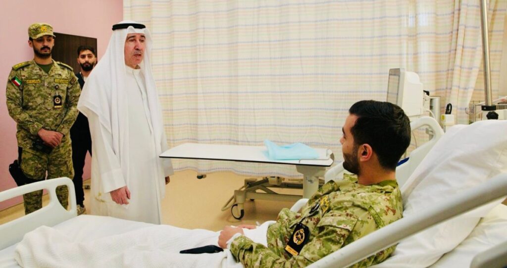 رئيس-الحرس-الوطني-يزور-مصابي-الواجب-ويطمئن-على-حالتهم-الصحية