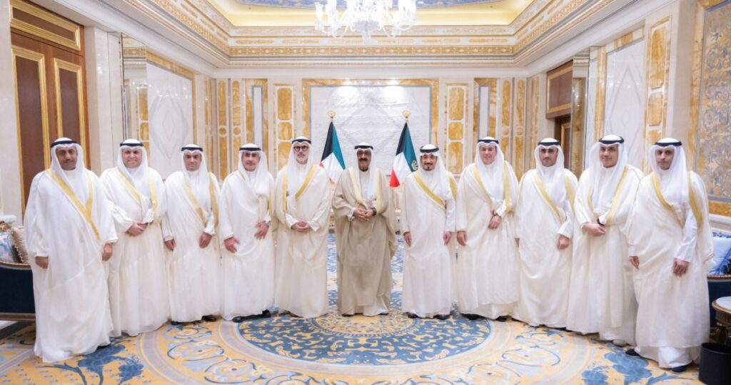 سمو-الأمير-يستقبل-رؤساء-البعثات-الديبلوماسية-الكويتية-الجدد-لأداء-اليمين-القانونية