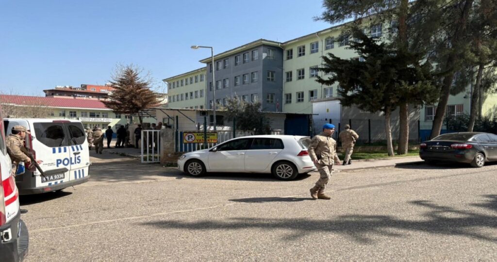 إصابة-16-شخصاً-في-إطلاق-نار-داخل-مدرسة-جنوب-شرق-تركيا