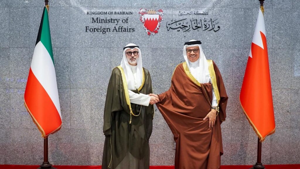 وزير-الخارجية-يبحث-ونظيره-البحريني-تداعيات-العدوان-الإيراني-الآثم-والتطورات-في-المنطقة