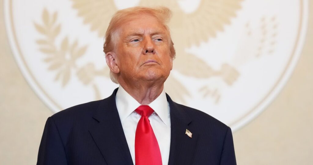 ترامب-لـ-«سي-بي-إس»:-إيران-وافقت-على-وقف-تسليح-وتمويل-«حماس»-و«حزب-الله»