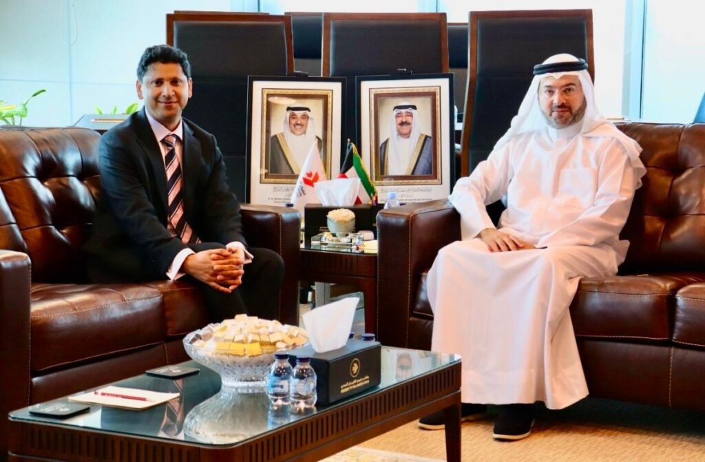 رئيس-'الطيران-المدني'-يبحث-مع-السفير-البريطاني-تطوير-العلاقات-في-مجالات-قطاع-النقل-الجوي